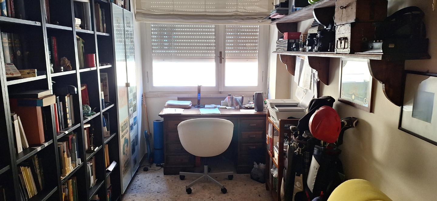 Immagine 27 di Appartamento in vendita  a Livorno