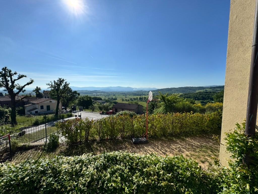 Immagine 3 di Appartamento in vendita  a Casole D'elsa