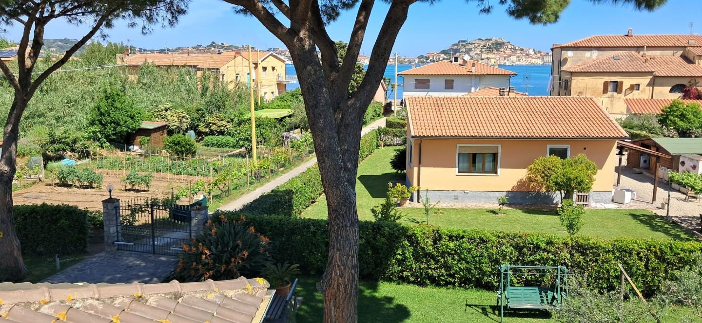 Immagine 14 di Villa in vendita  a Portoferraio