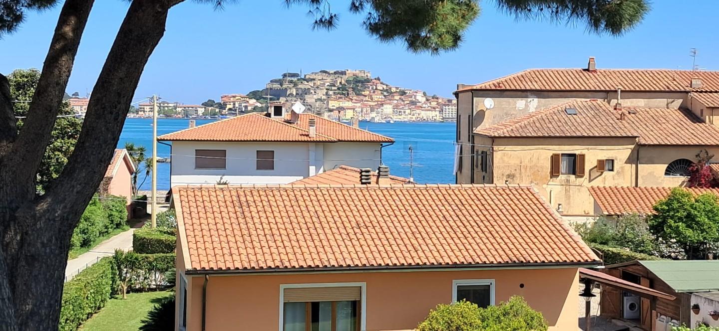 Immagine 7 di Villa in vendita  a Portoferraio