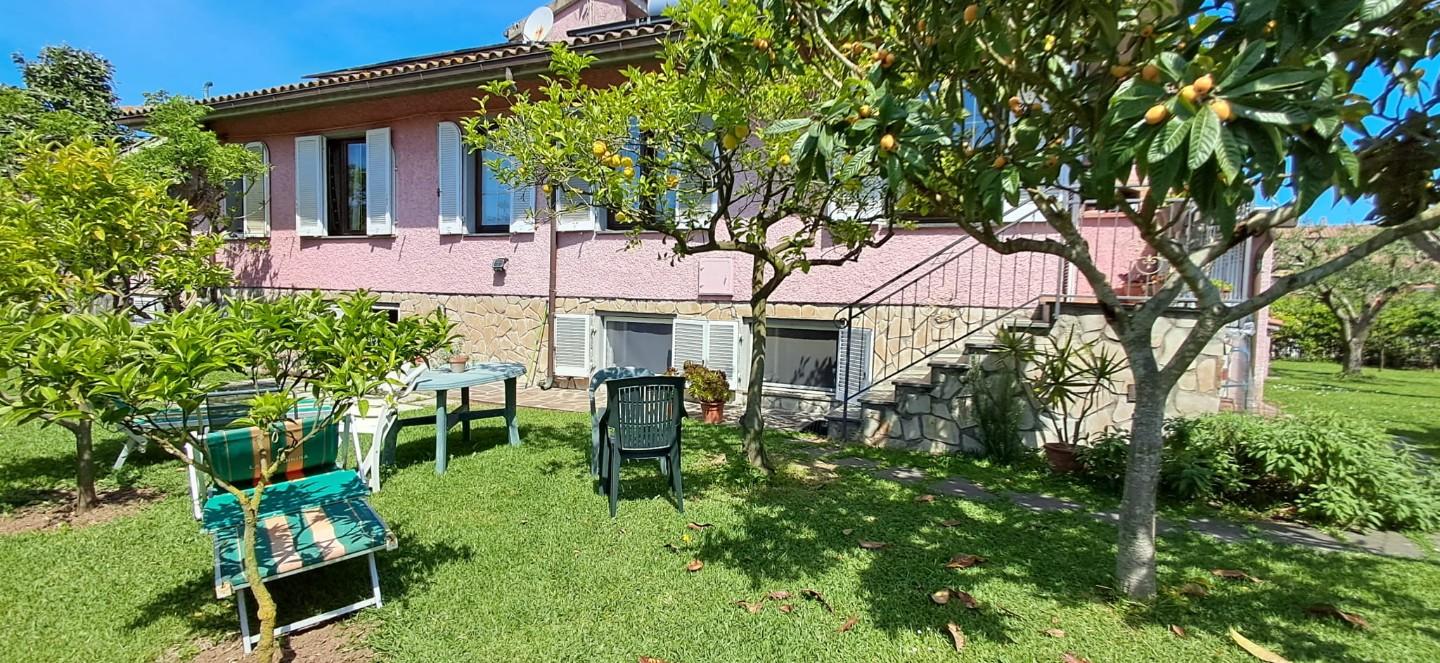 Immagine 28 di Villa in vendita  a Portoferraio