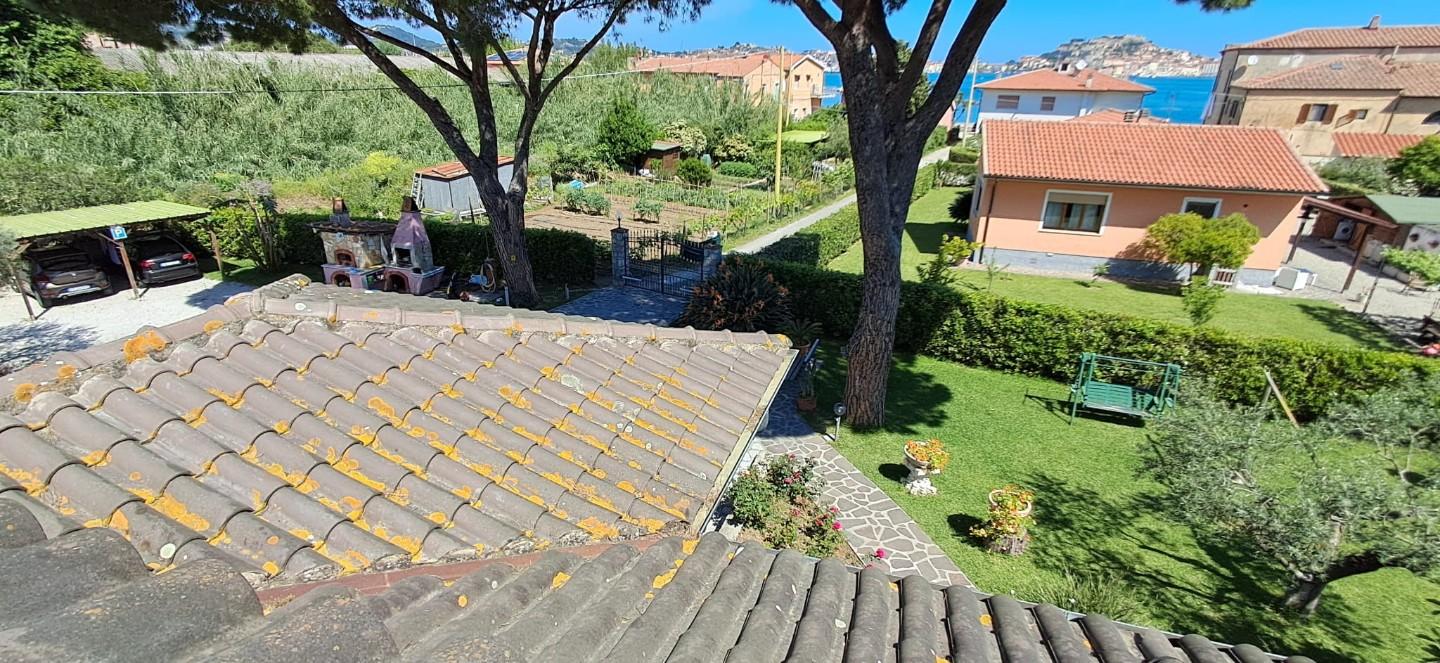 Immagine 10 di Villa in vendita  a Portoferraio