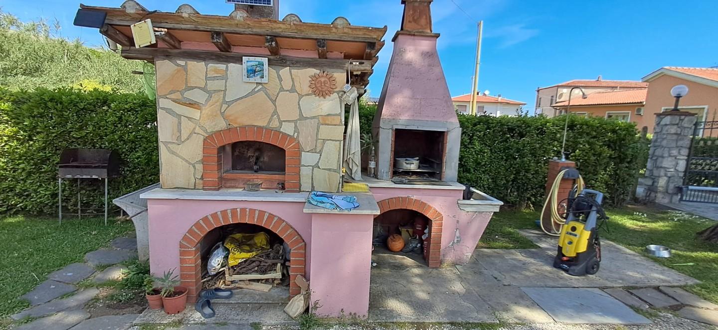 Immagine 41 di Villa in vendita  a Portoferraio