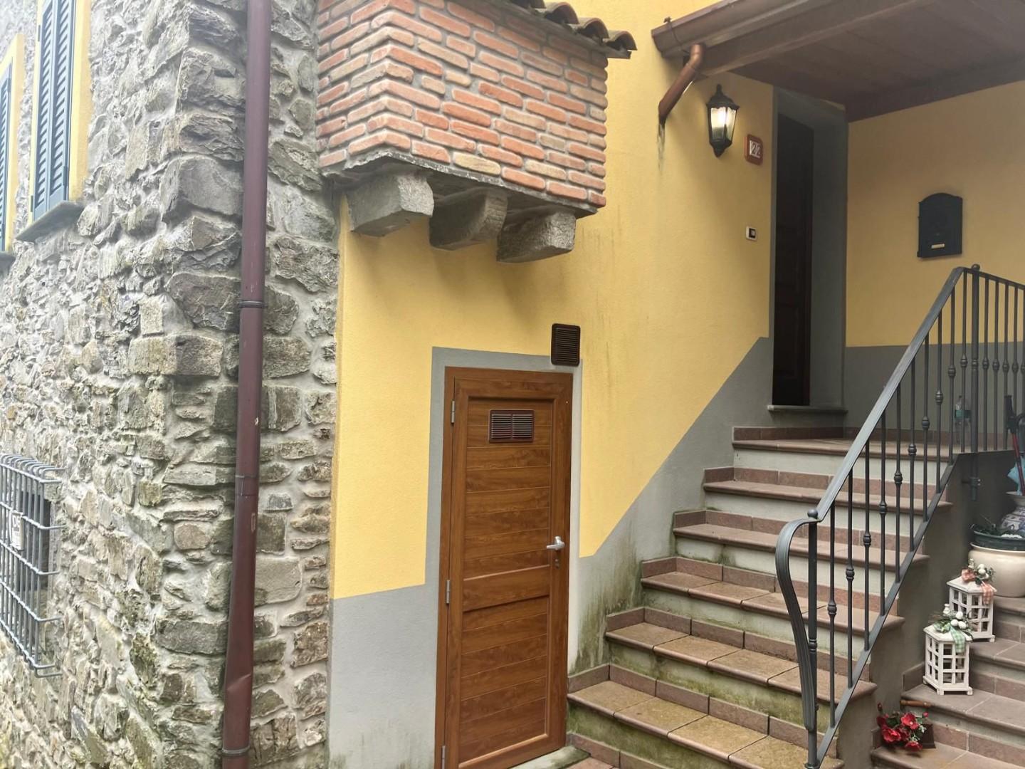 Immagine 15 di Casa bifamiliare in vendita  a Calice Al Cornoviglio