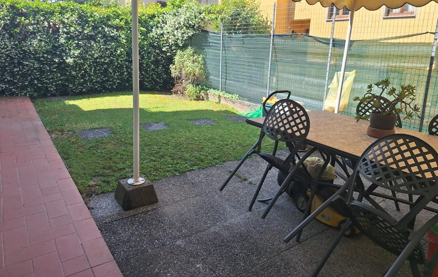 Immagine 19 di Villetta a schiera in vendita  a Lucca