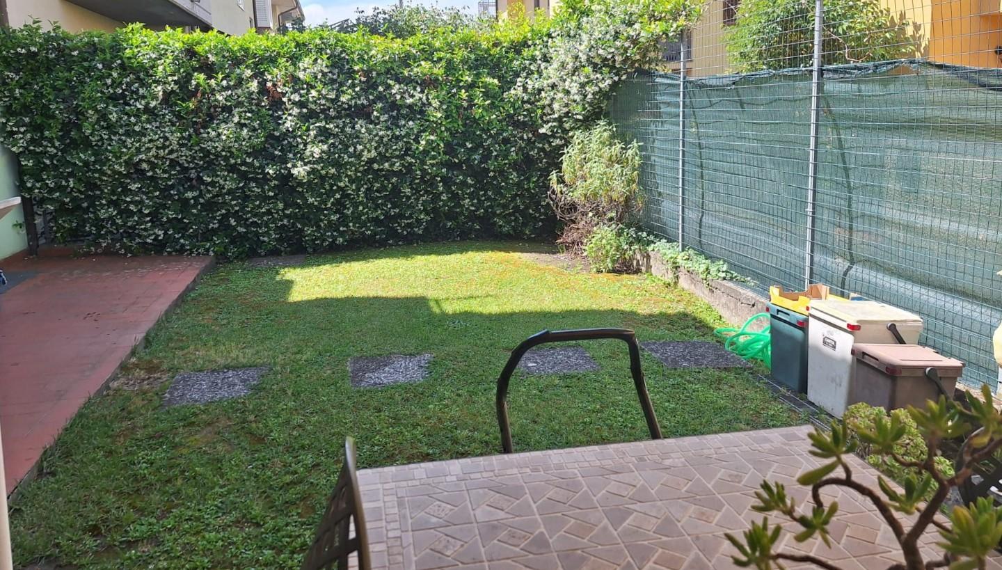 Immagine 22 di Villetta a schiera in vendita  a Lucca