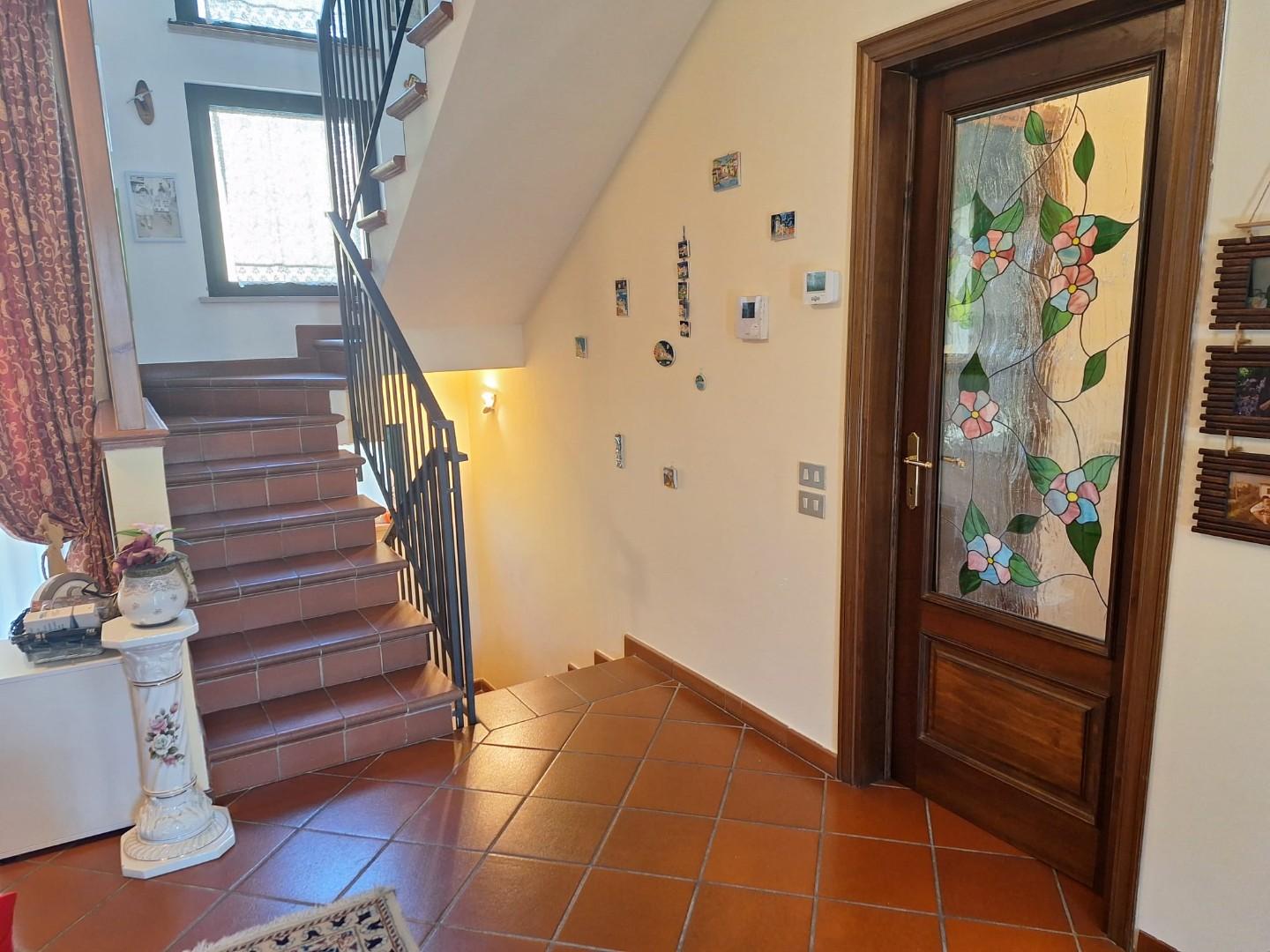 Immagine 12 di Villetta a schiera in vendita  a Lucca