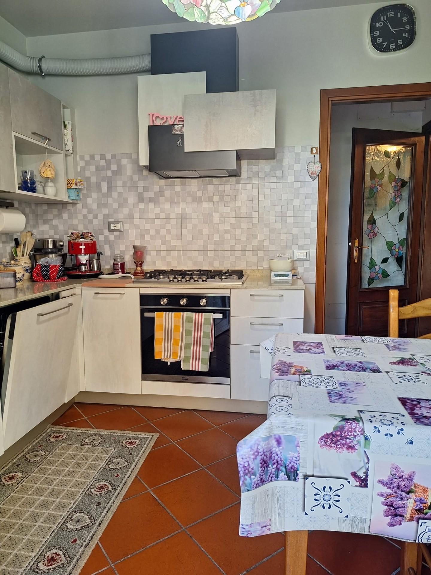 Immagine 17 di Villetta a schiera in vendita  a Lucca