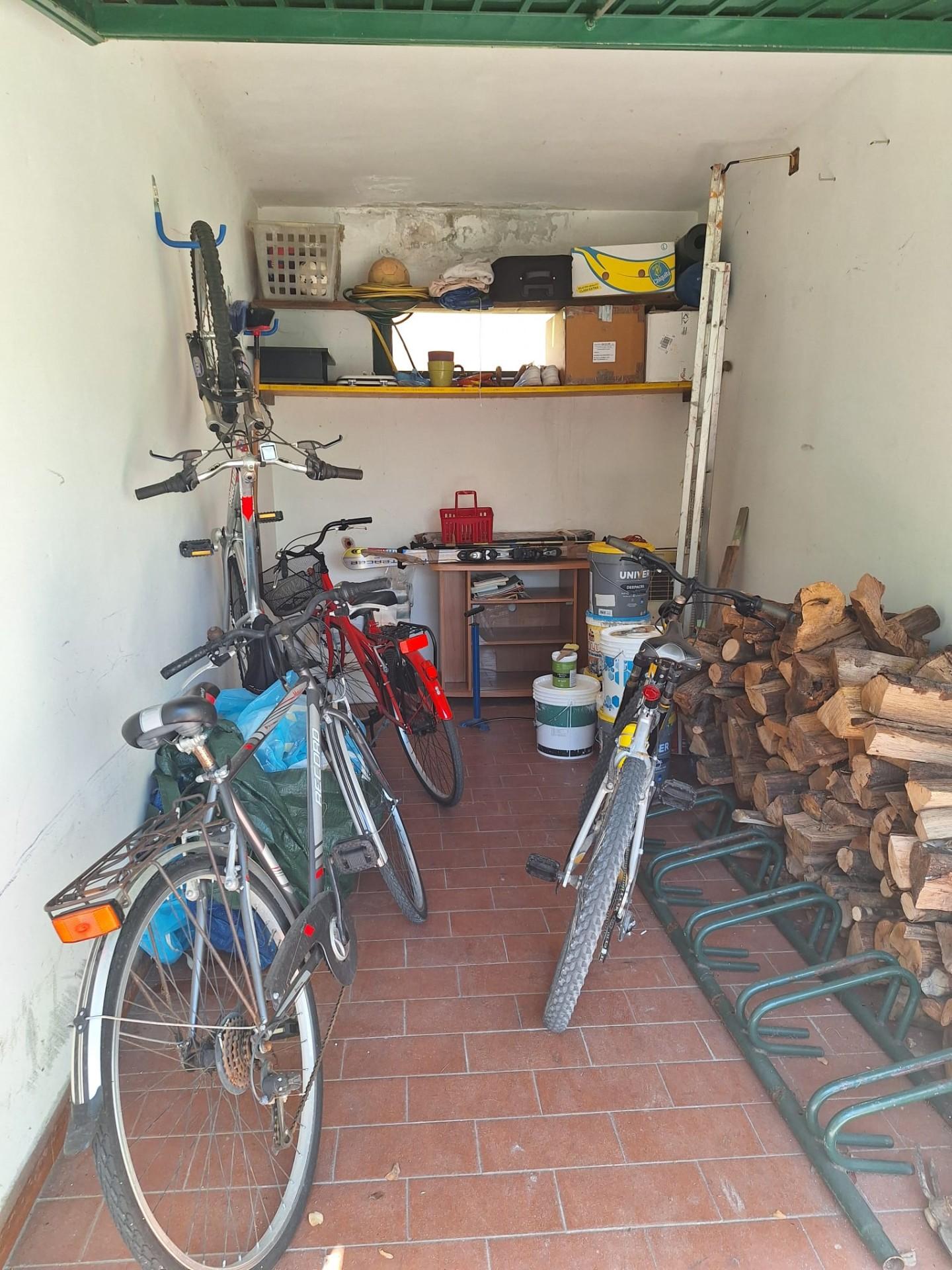 Immagine 43 di Villetta a schiera in vendita  a Lucca