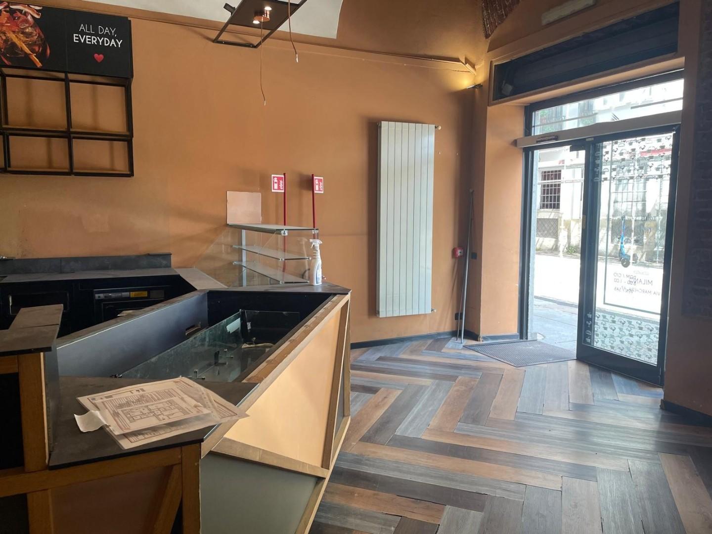 Immagine 9 di Bar / Ristorante in vendita  a Torino