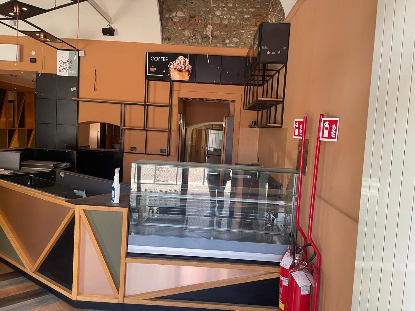 Immagine 15 di Bar / Ristorante in vendita  a Torino