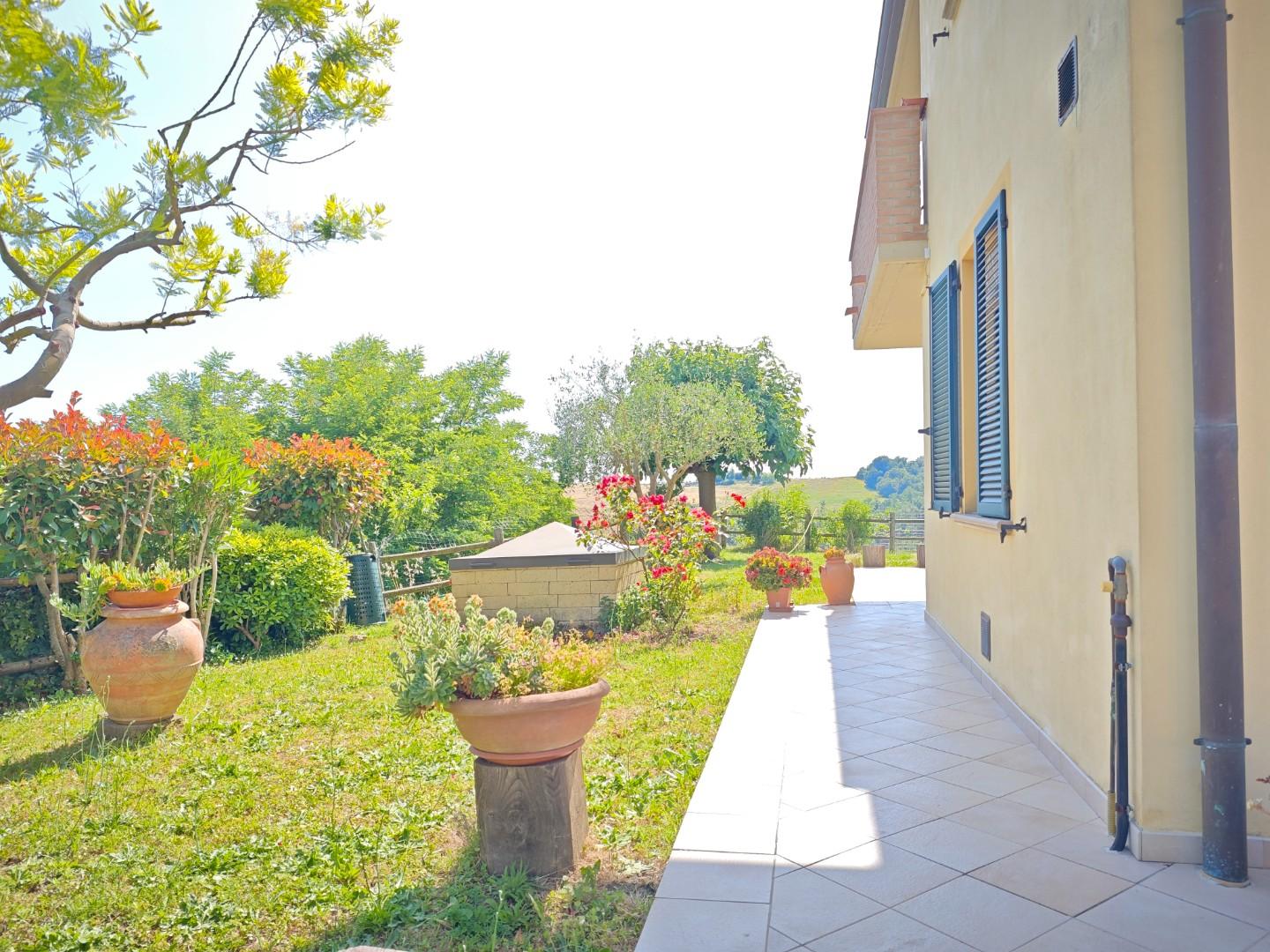 Immagine 2 di Villetta a schiera in vendita  a Capannoli