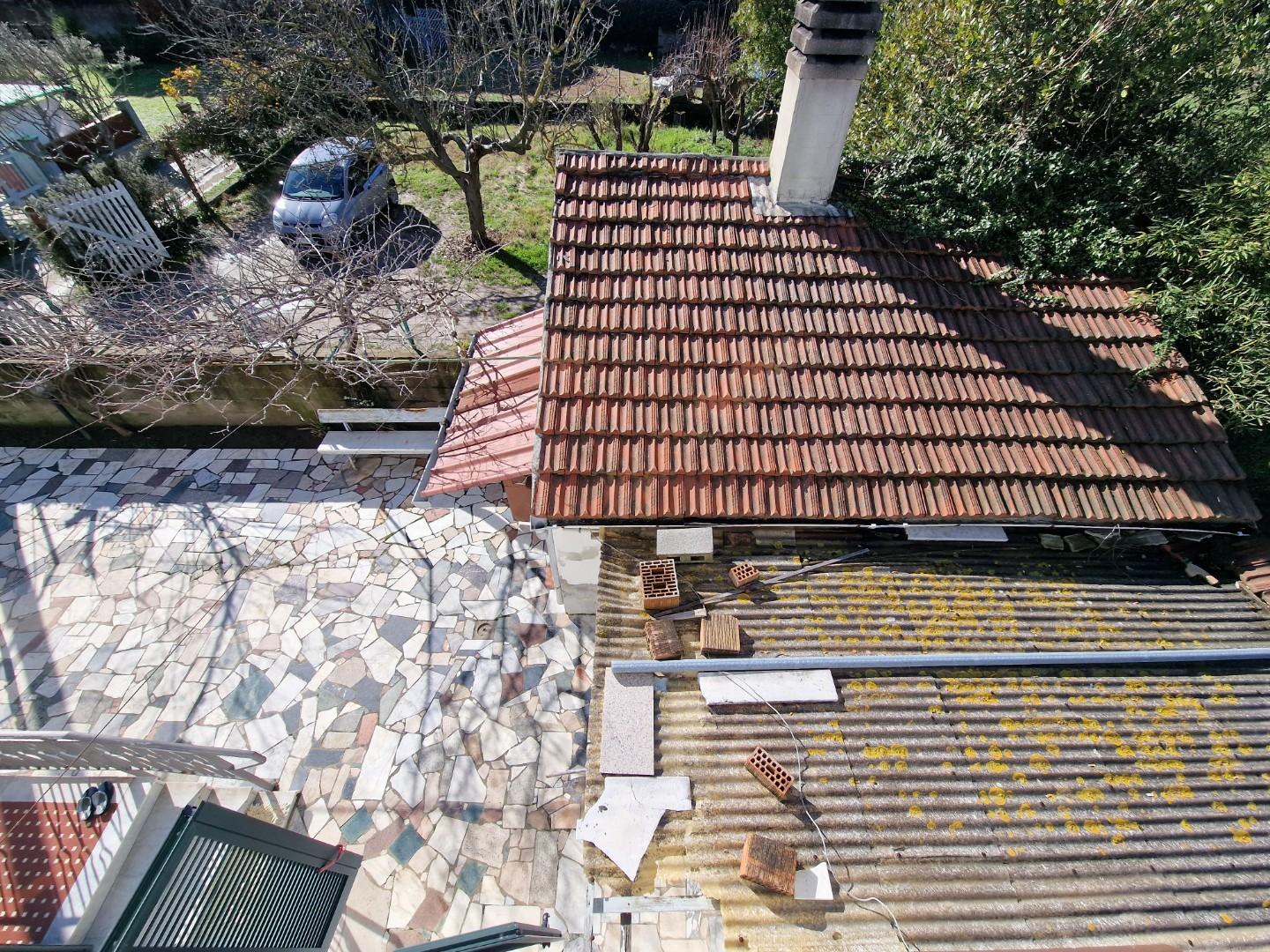 Immagine 35 di Villa in vendita  a Carrara