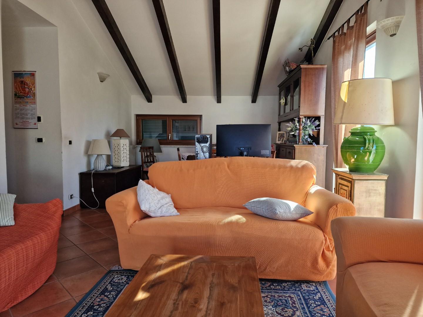 Immagine 29 di Villa in vendita  a Carrara