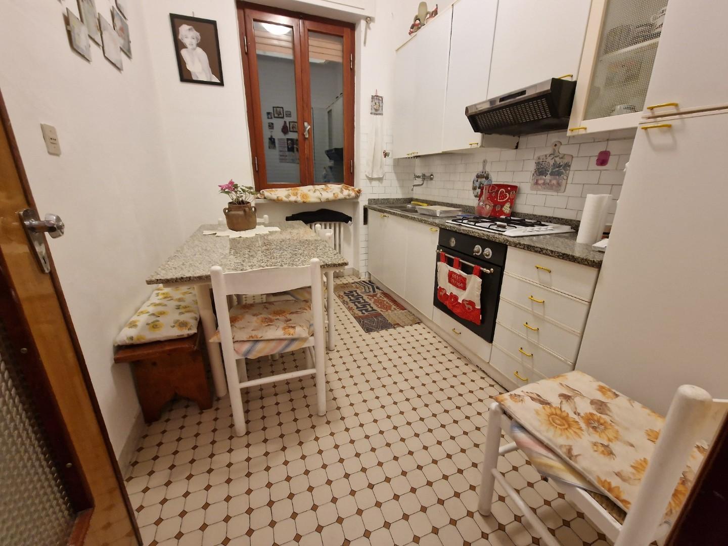 Immagine 13 di Villa in vendita  a Carrara