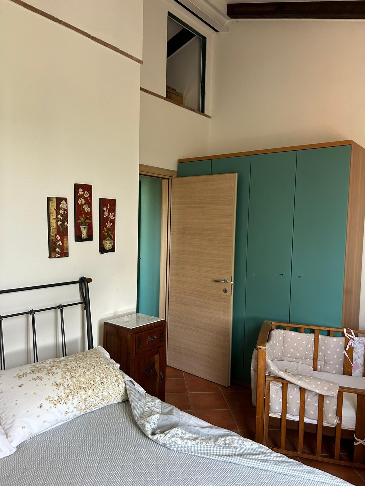 Immagine 4 di Villa in vendita  a Carrara