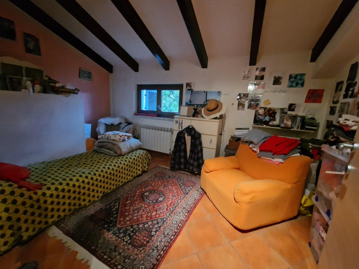 Immagine 10 di Villa in vendita  a Carrara