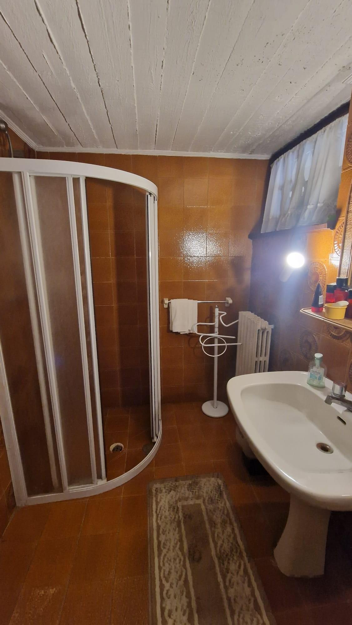 Immagine 9 di Casa bifamiliare in vendita  a Camaiore