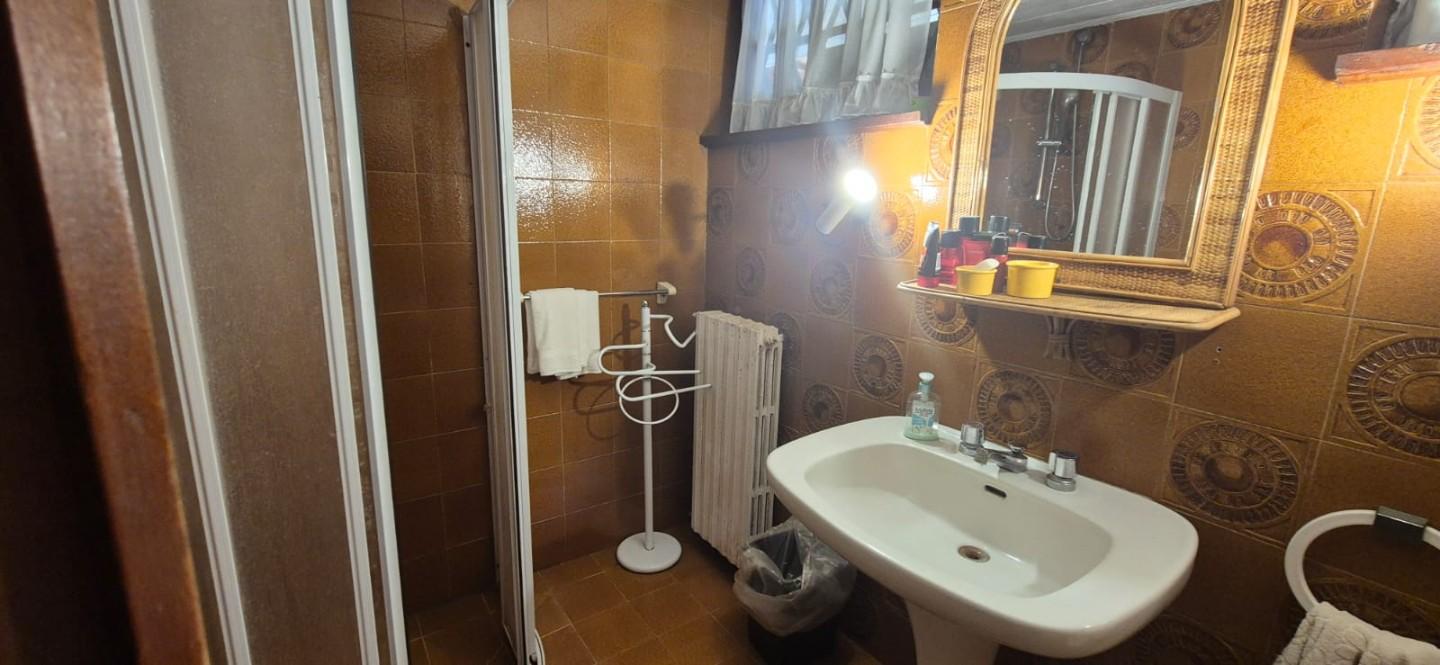 Immagine 10 di Casa bifamiliare in vendita  a Camaiore