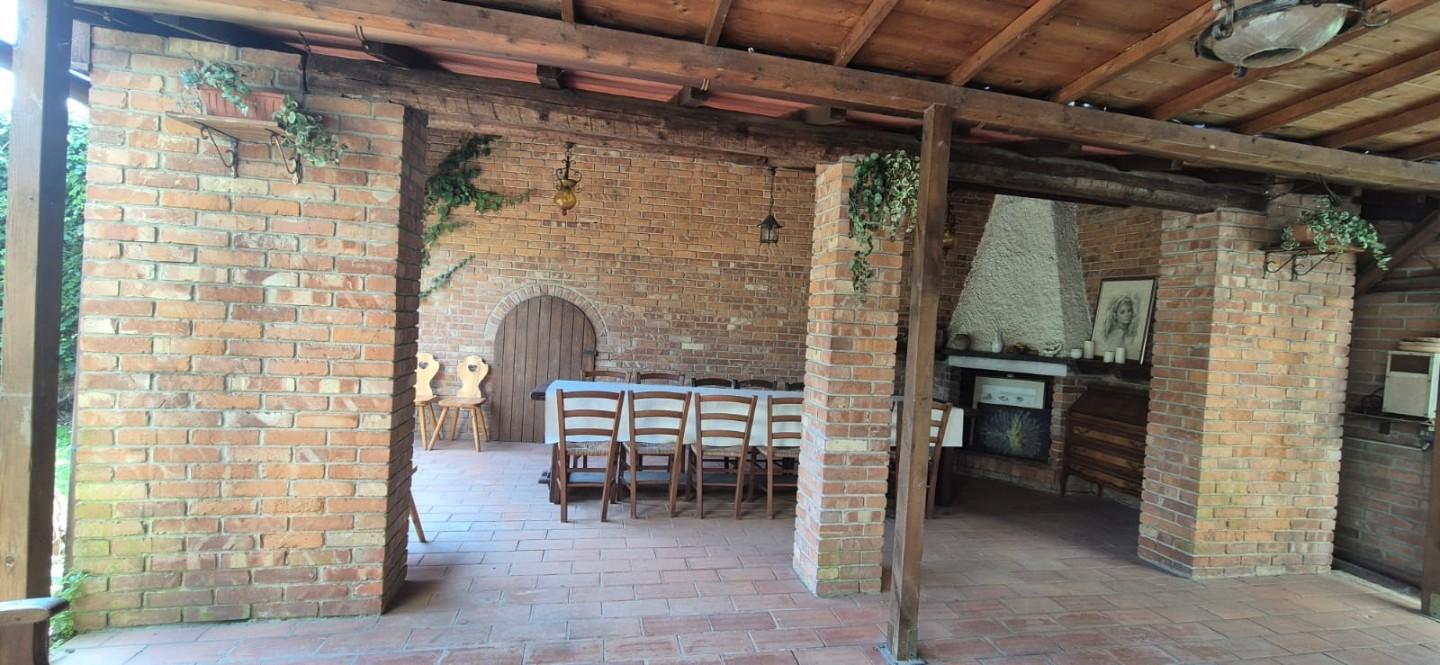 Immagine 6 di Casa bifamiliare in vendita  a Camaiore