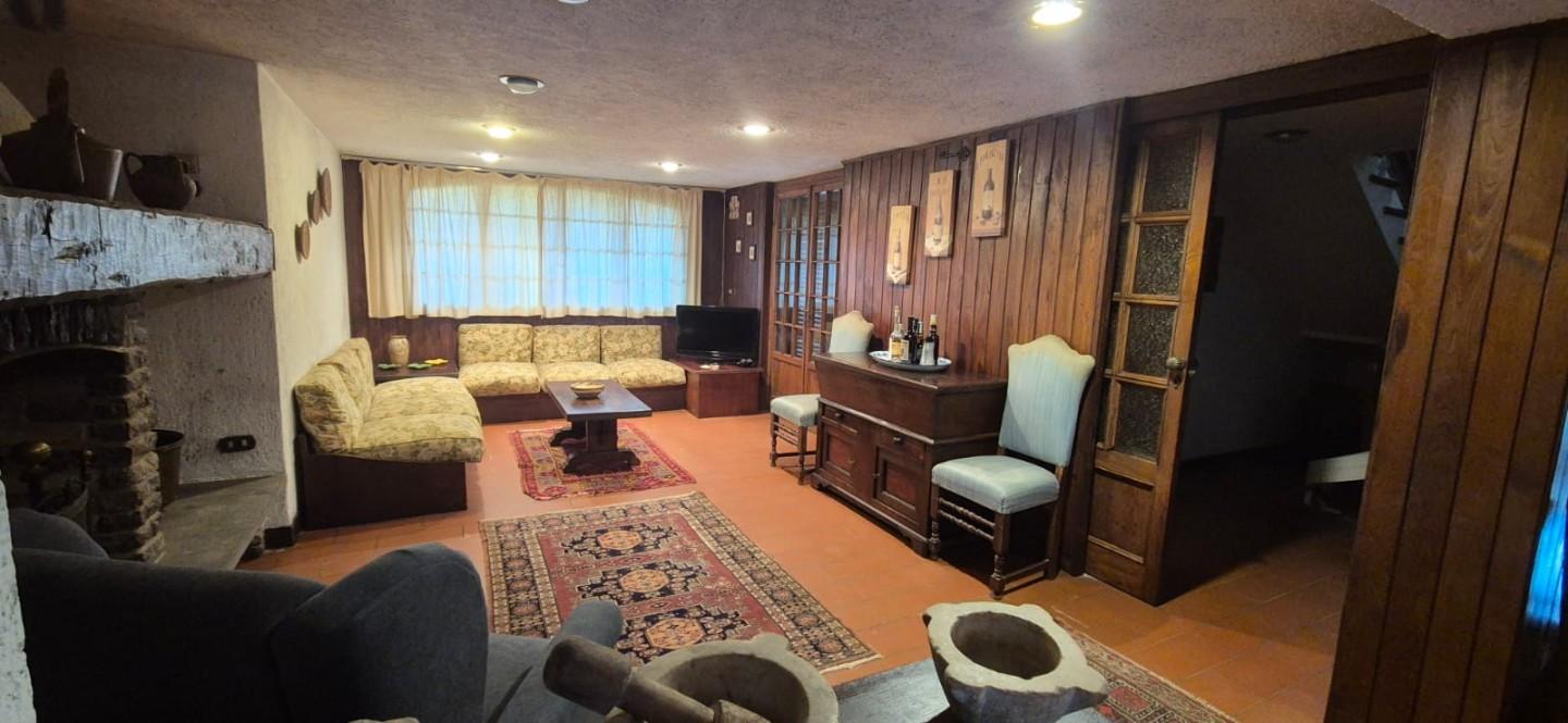 Immagine 12 di Casa bifamiliare in vendita  a Camaiore