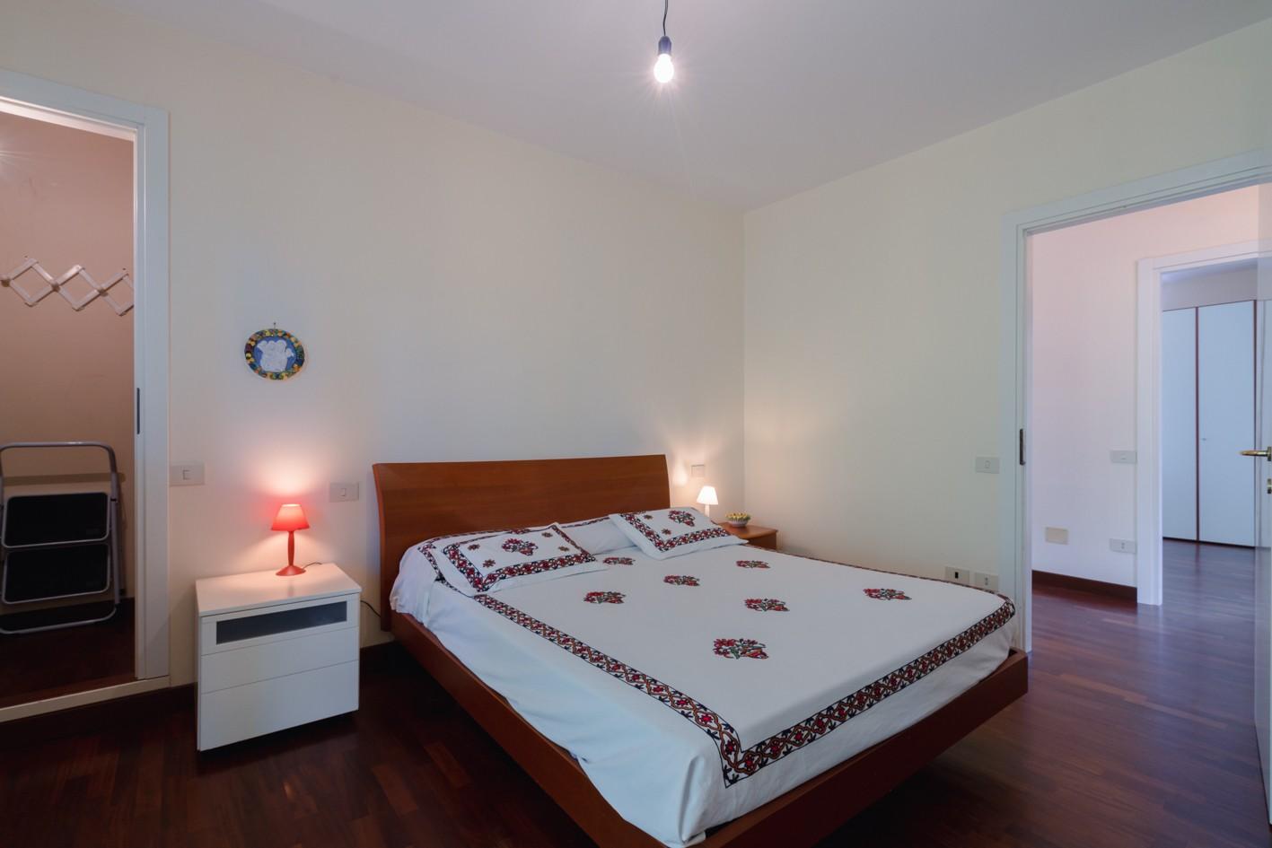 Immagine 26 di Villa in vendita  a Massa