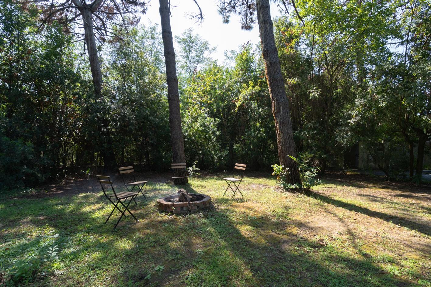 Immagine 44 di Villa in vendita  a Massa