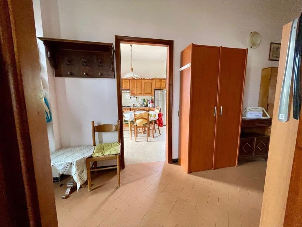 Immagine 9 di Casa bifamiliare in vendita  a Massa