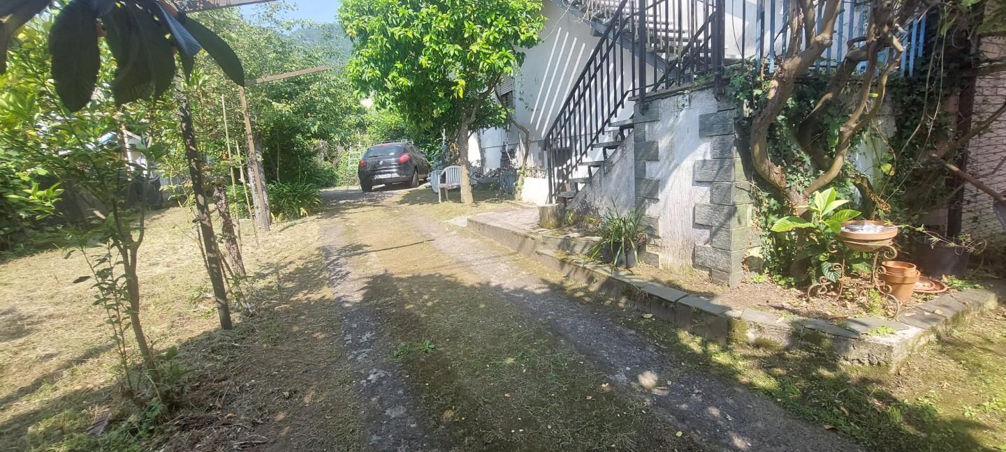 Immagine 18 di Casa bifamiliare in vendita  a Massa