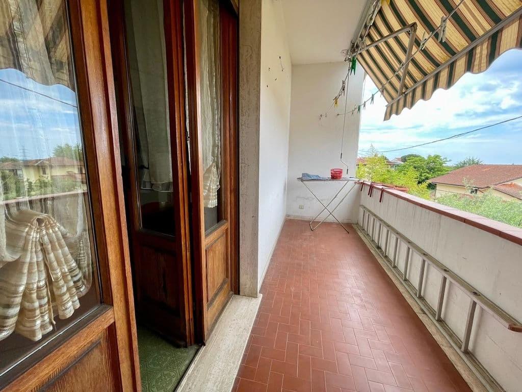 Immagine 16 di Casa bifamiliare in vendita  a Massa