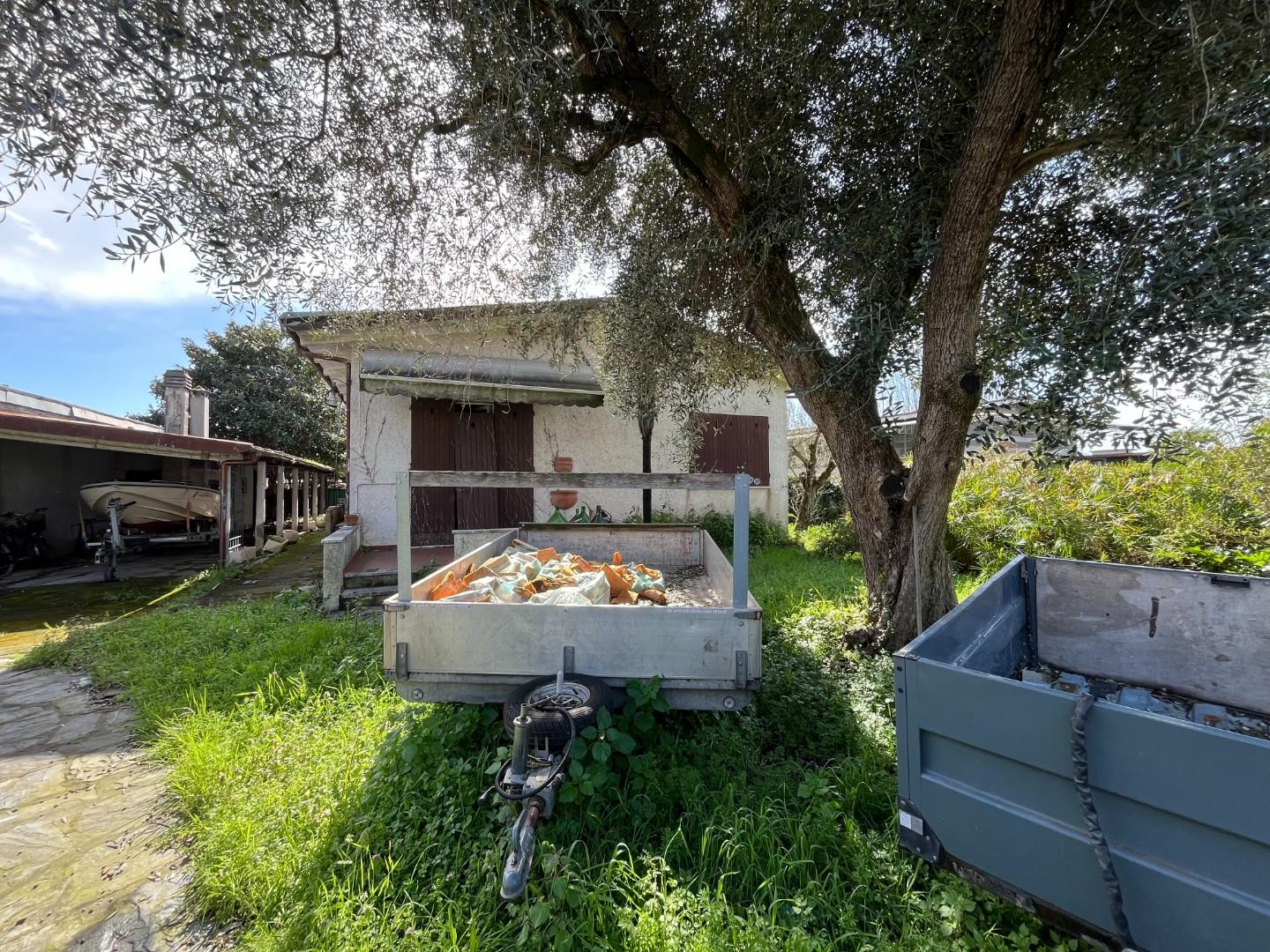 Immagine 6 di Casa indipendente in vendita  a Forte Dei Marmi