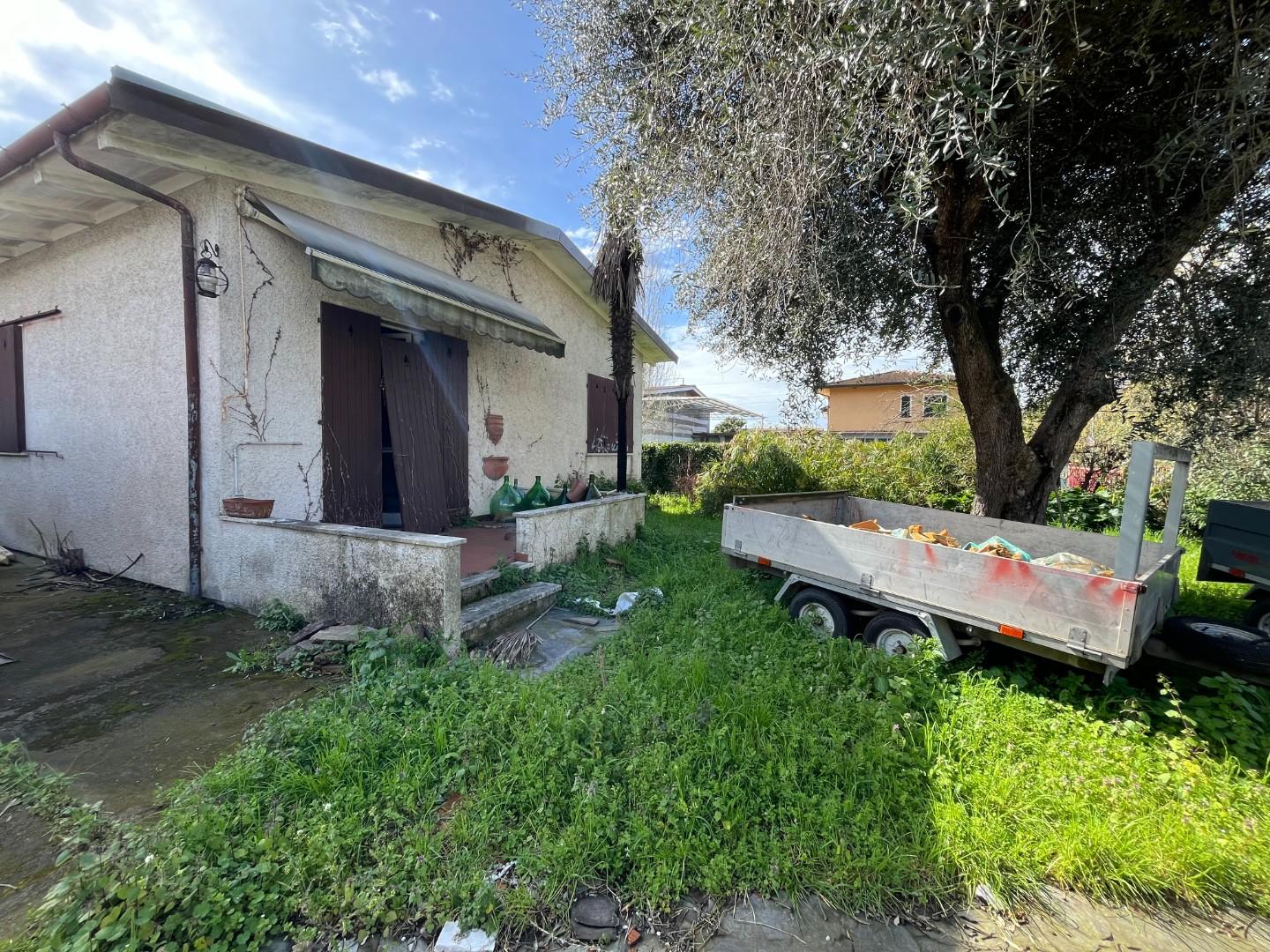 Immagine 5 di Casa indipendente in vendita  a Forte Dei Marmi