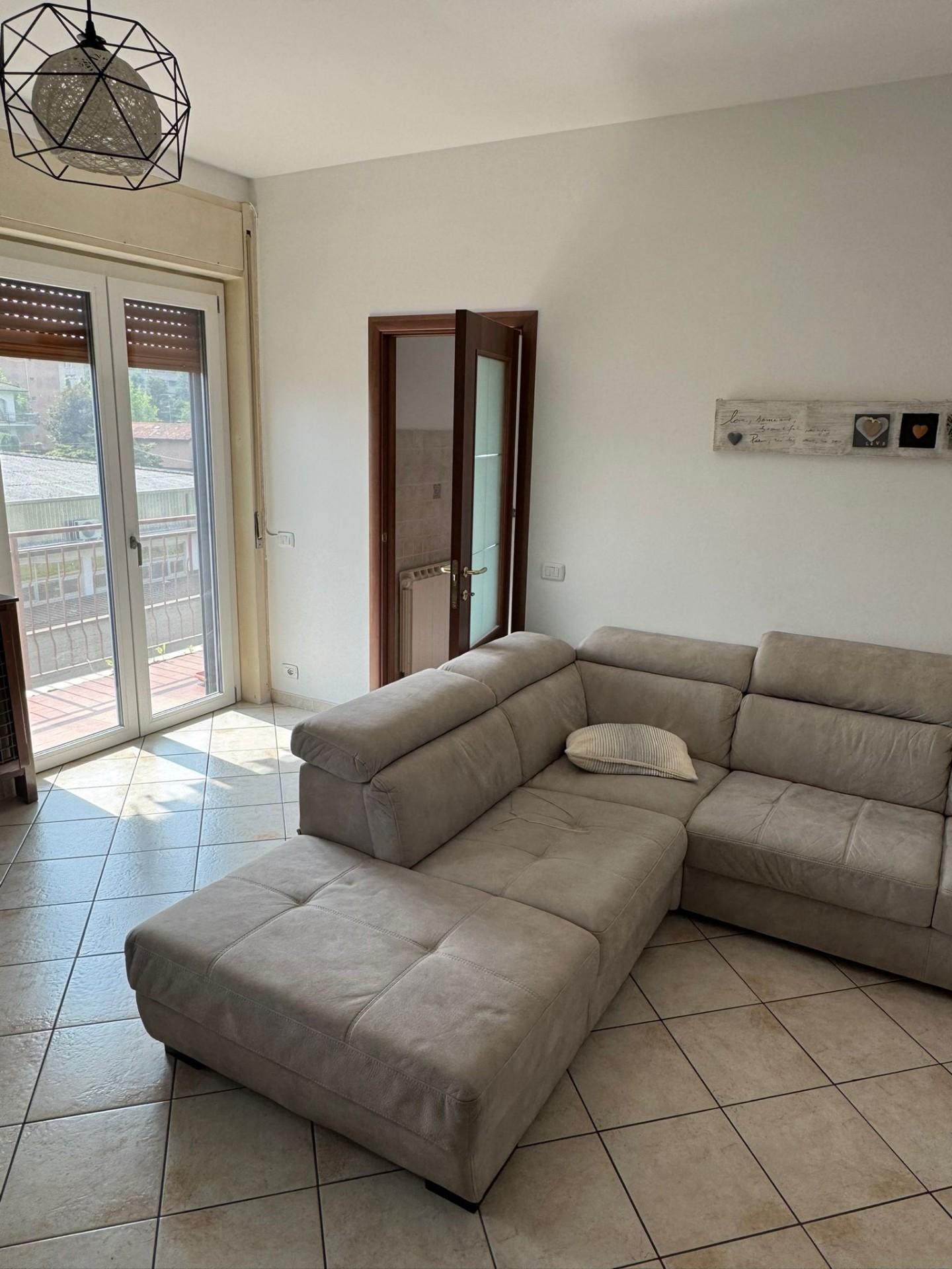 Immagine 2 di Appartamento in vendita  a Gallarate