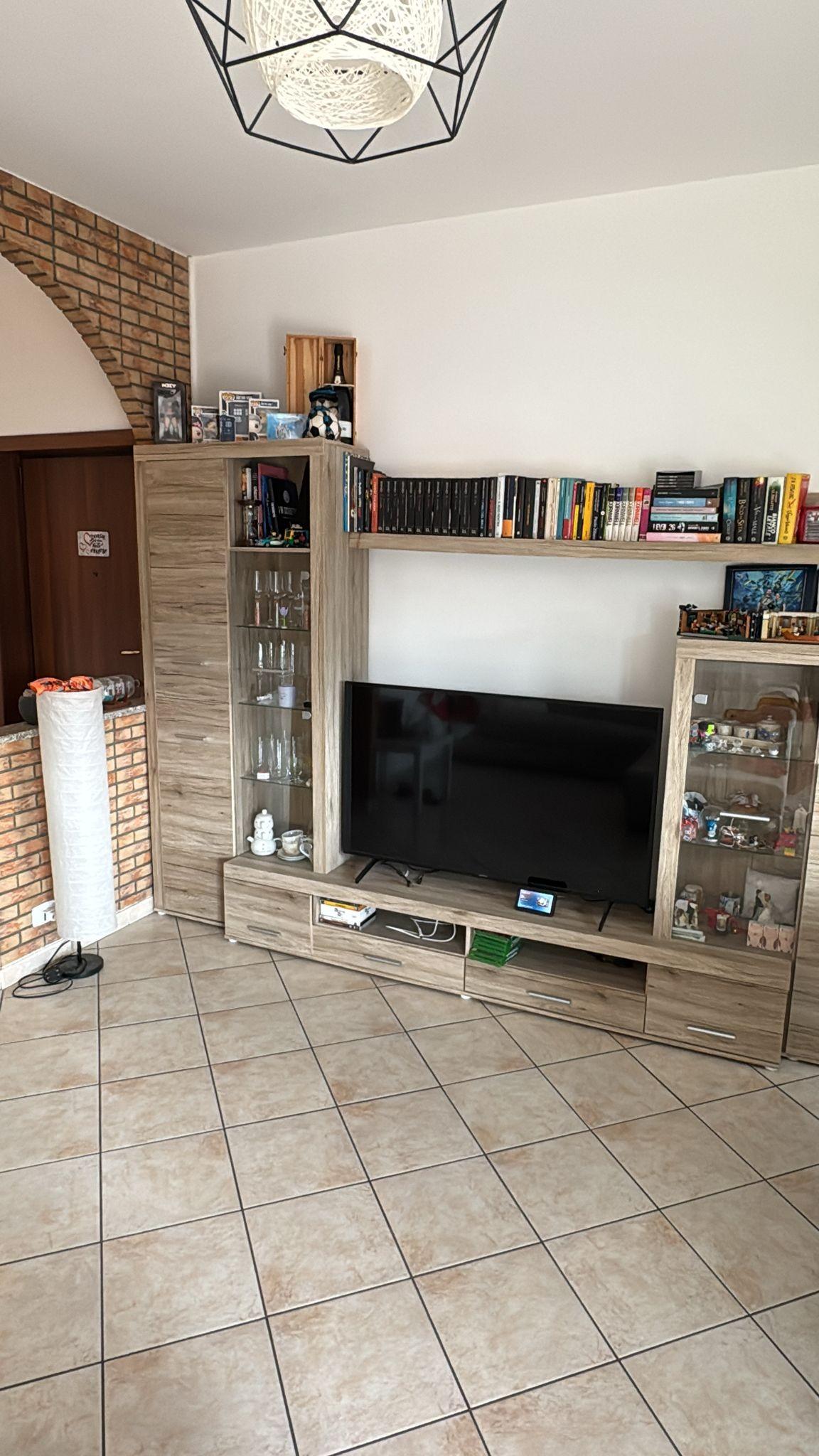 Immagine 3 di Appartamento in vendita  a Gallarate