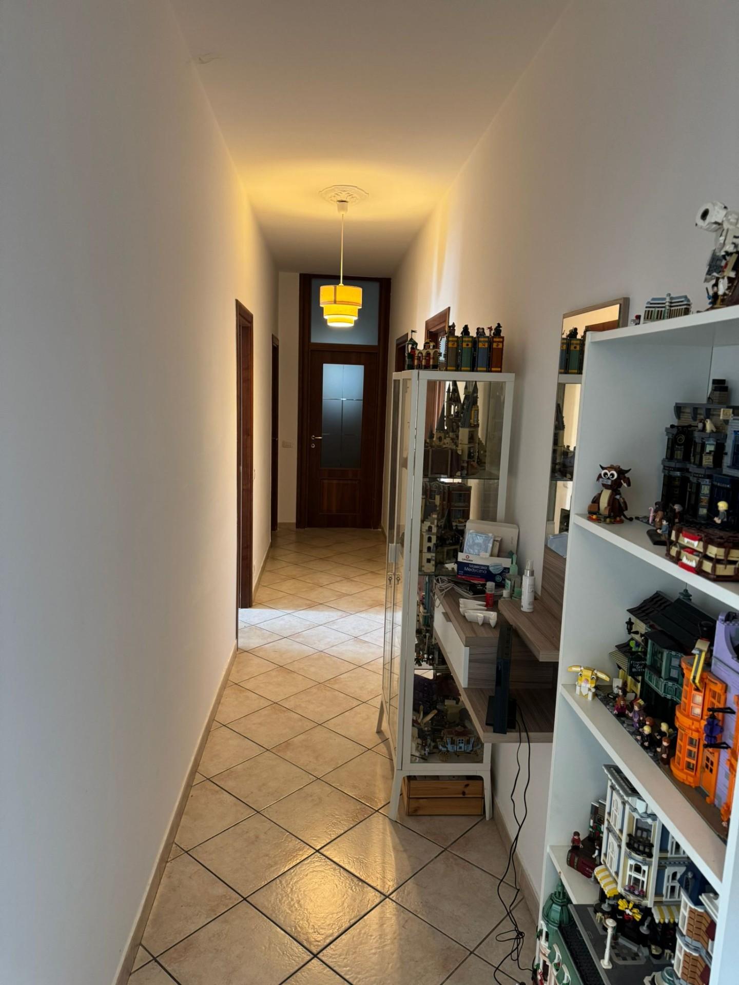 Immagine 4 di Appartamento in vendita  a Gallarate