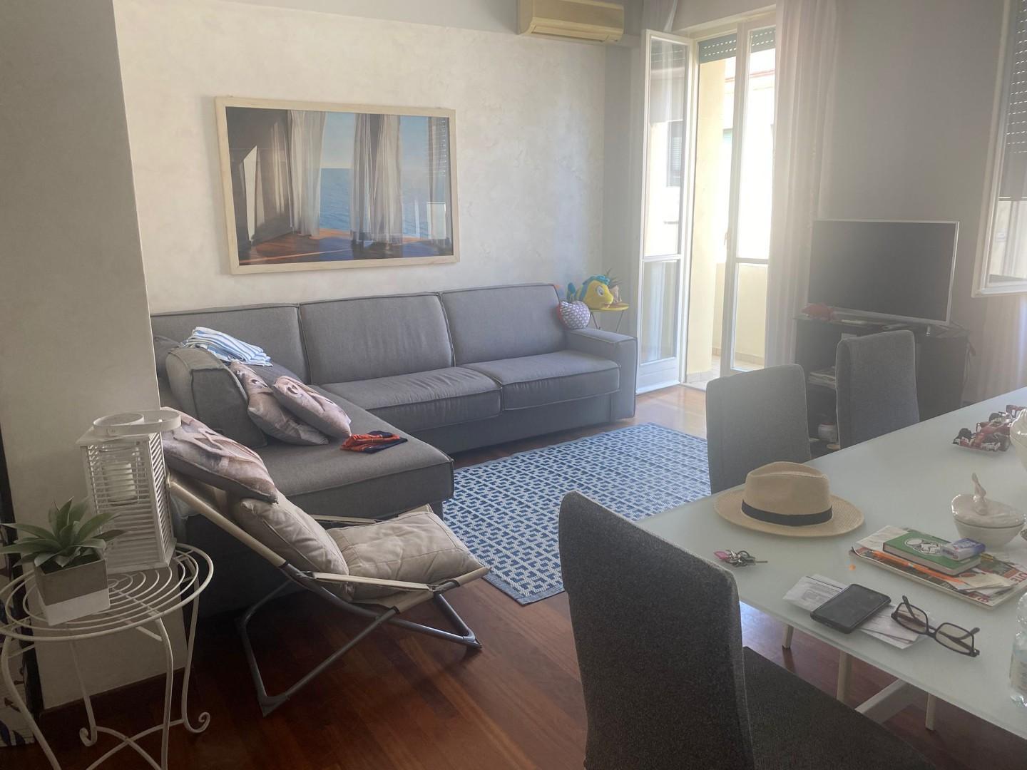 Immagine 9 di Appartamento in vendita  a Viareggio