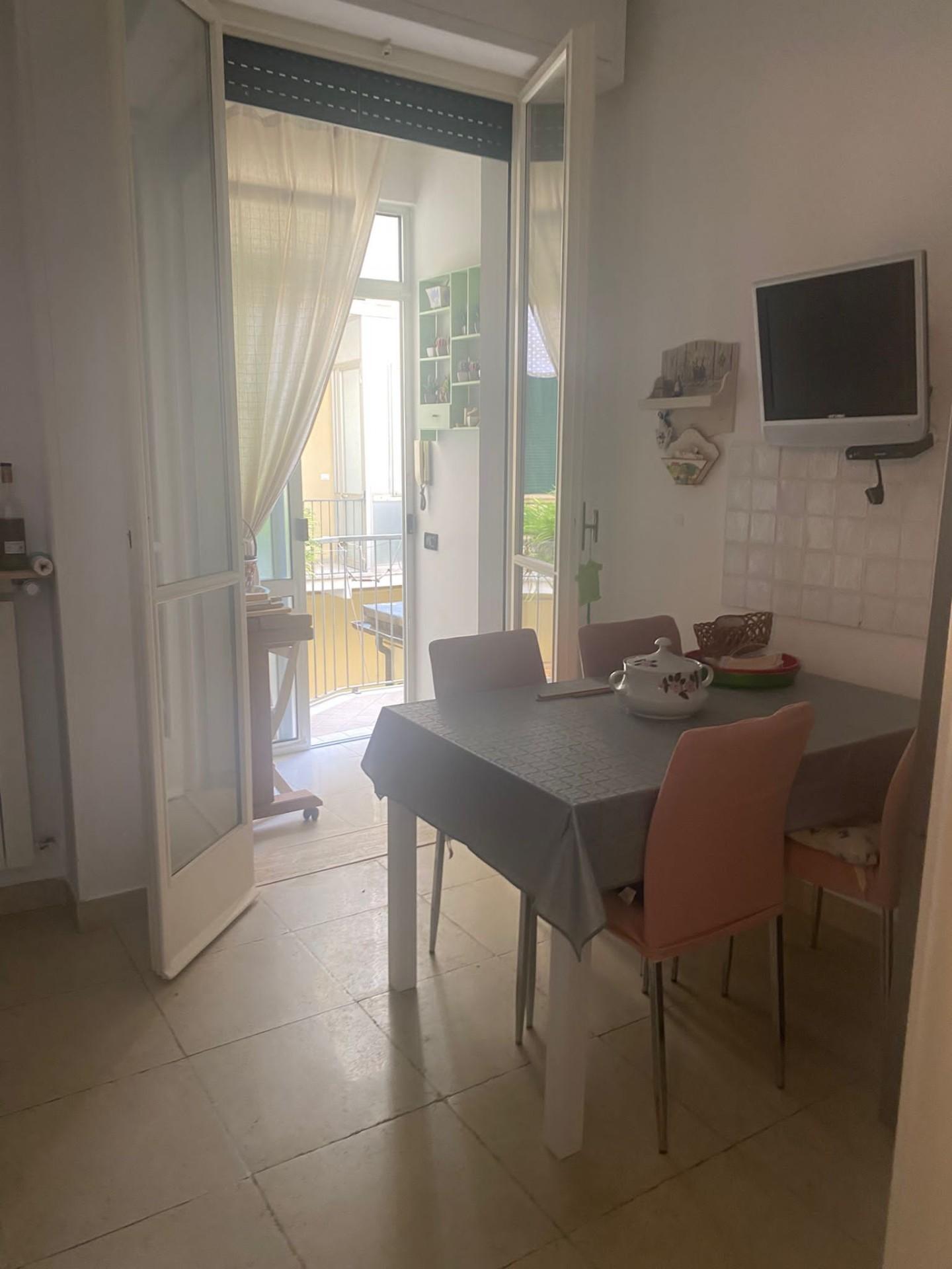 Immagine 30 di Appartamento in vendita  a Viareggio