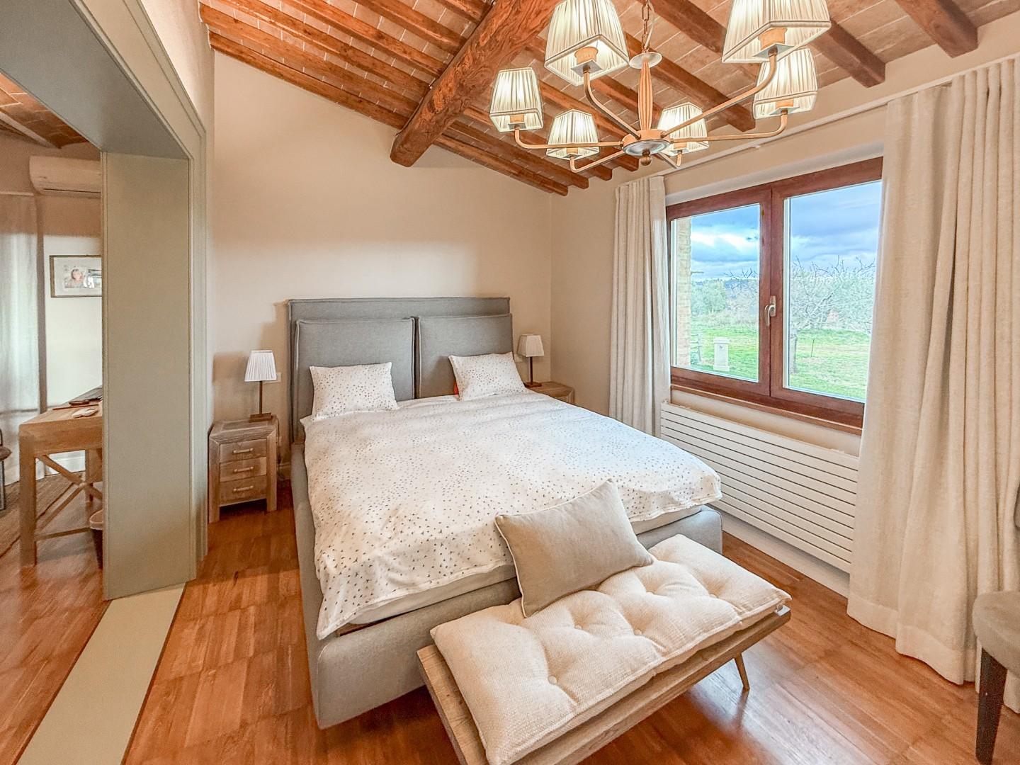 Immagine 39 di Villa in vendita  a Riparbella