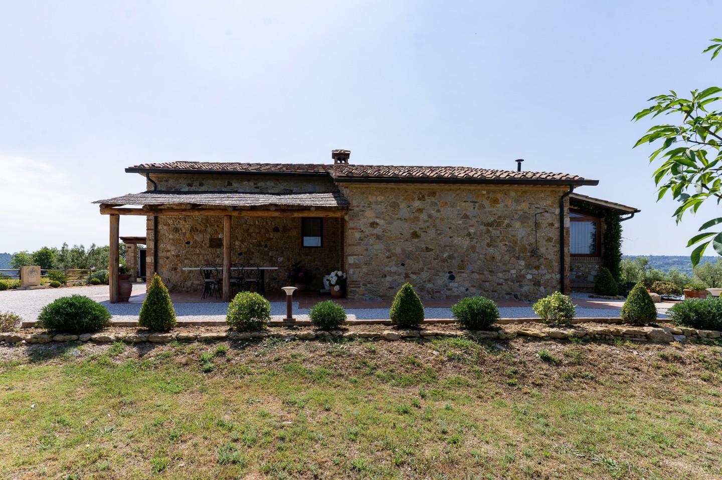 Immagine 14 di Villa in vendita  a Riparbella