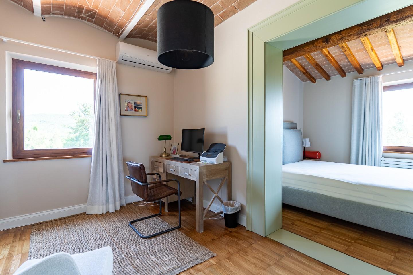 Immagine 40 di Villa in vendita  a Riparbella