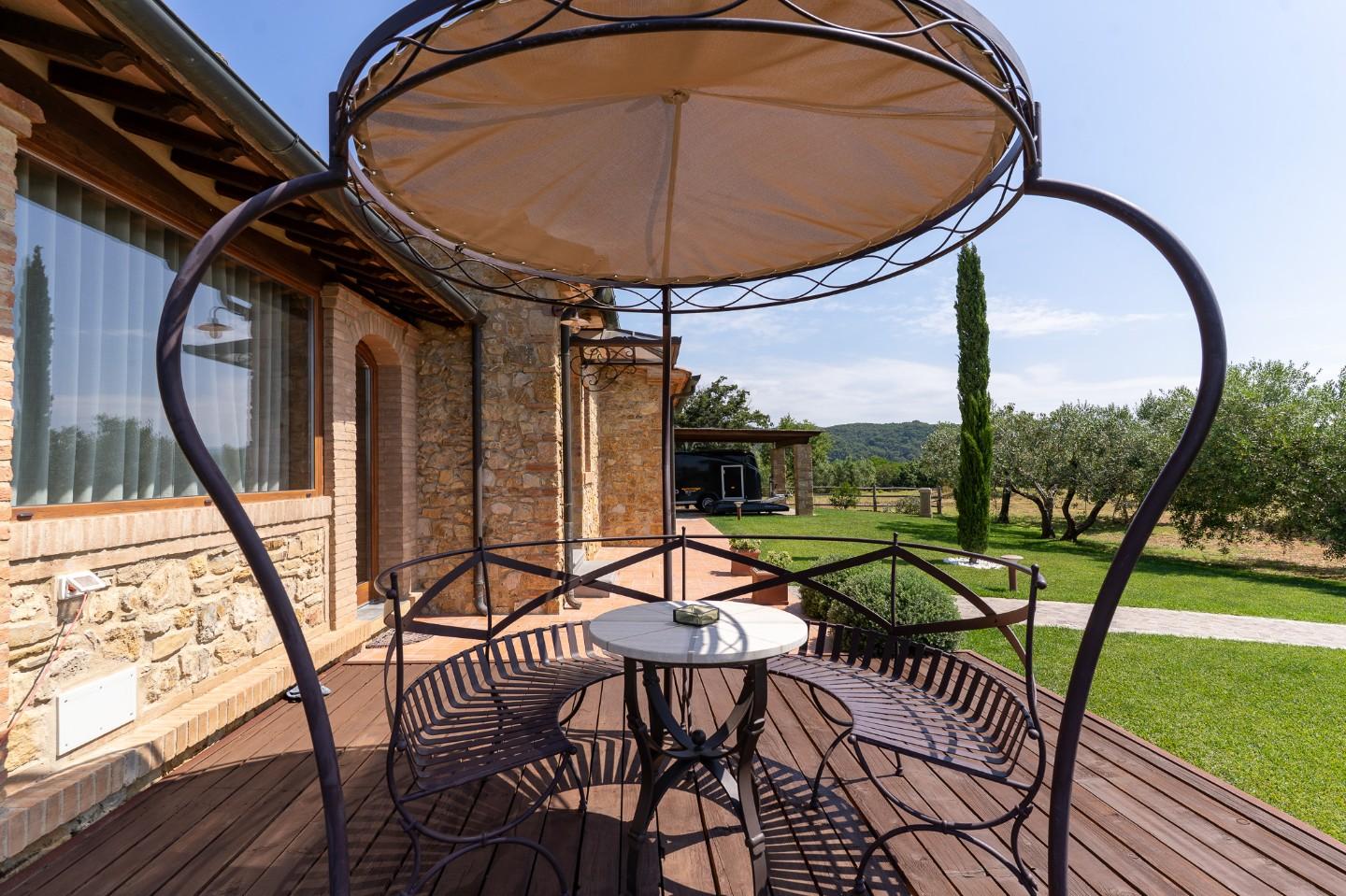 Immagine 25 di Villa in vendita  a Riparbella