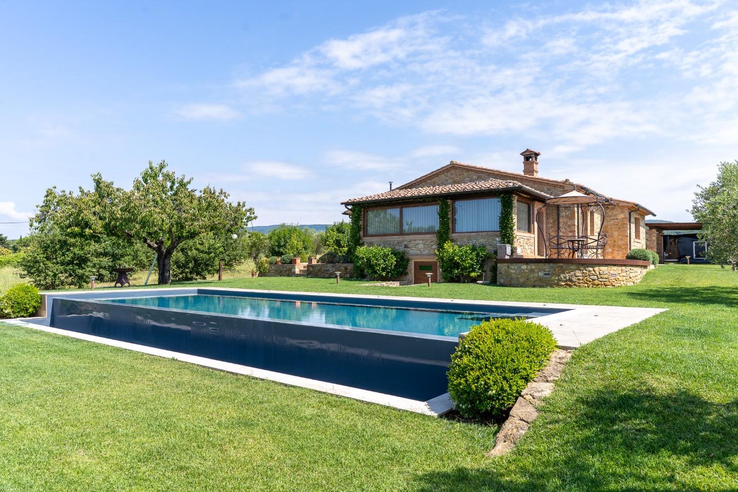 Immagine 22 di Villa in vendita  a Riparbella