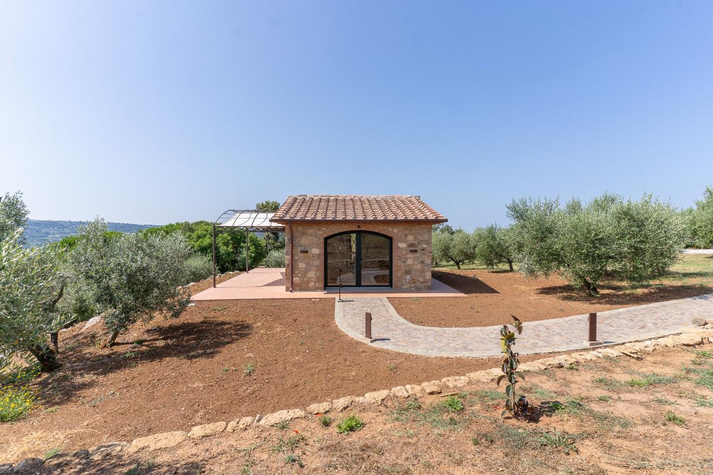 Immagine 43 di Villa in vendita  a Riparbella