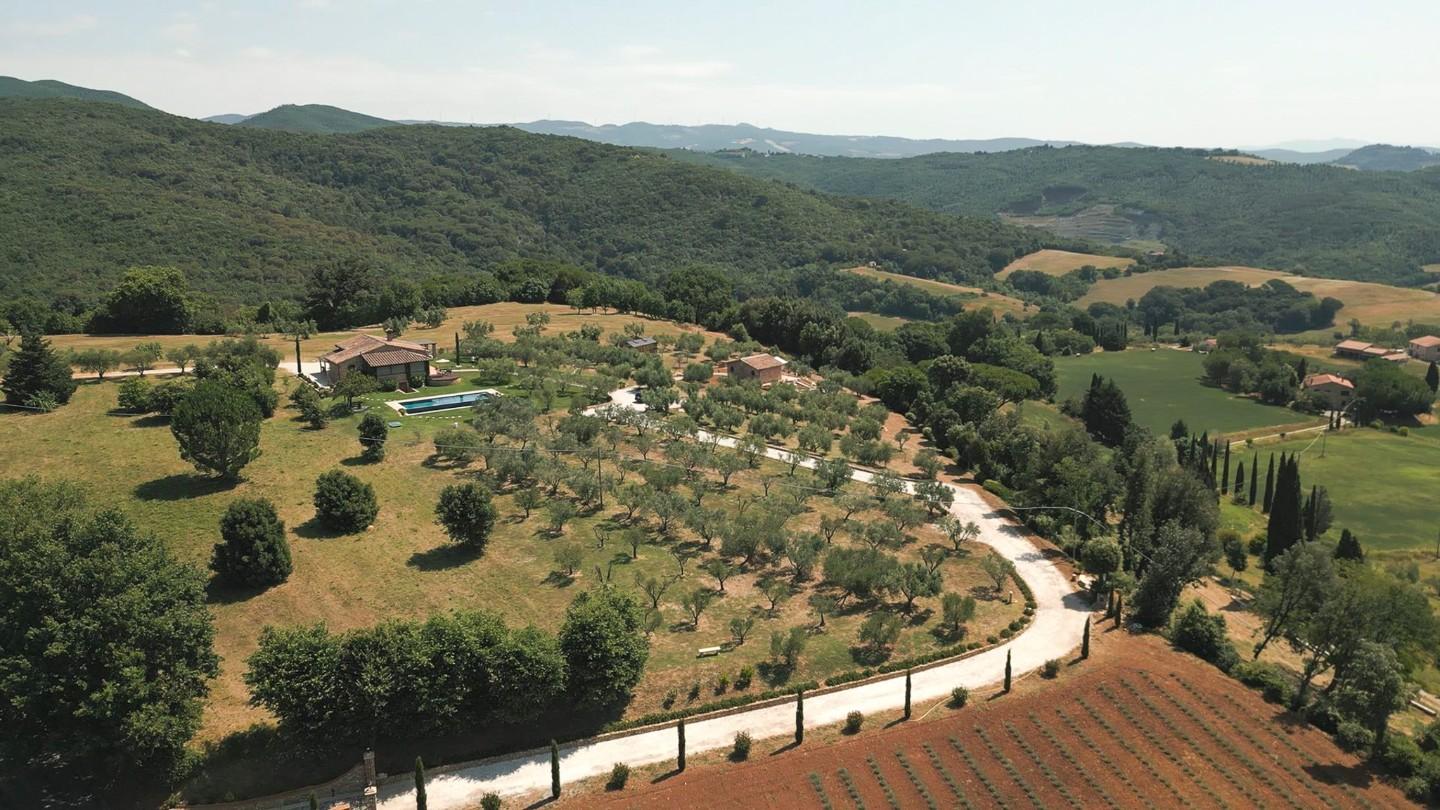 Immagine 57 di Villa in vendita  a Riparbella