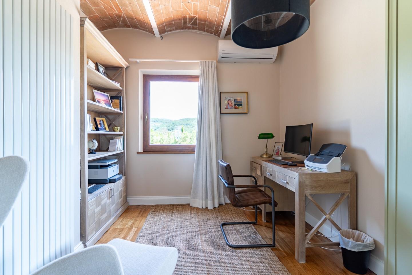 Immagine 41 di Villa in vendita  a Riparbella