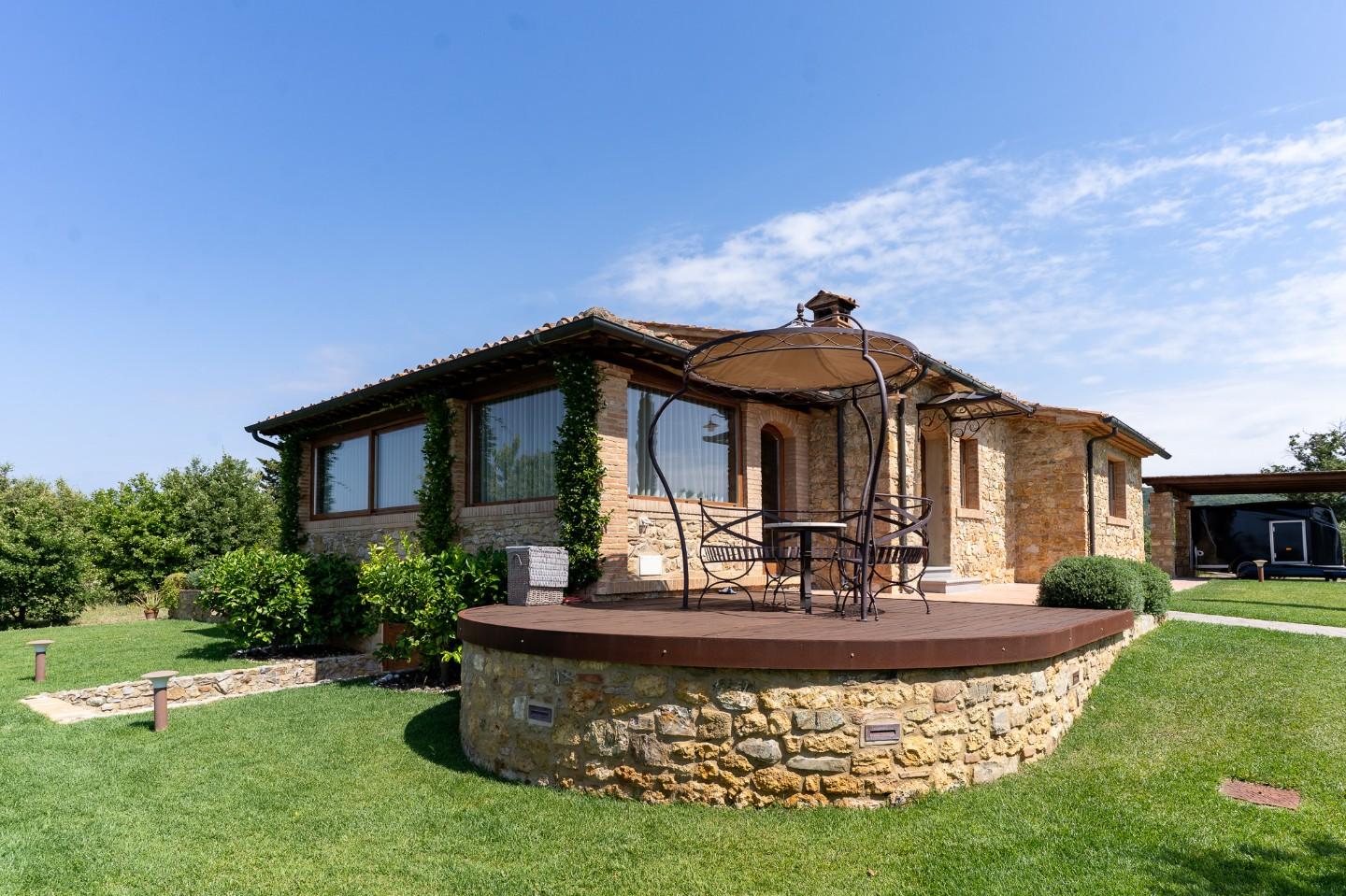 Immagine 23 di Villa in vendita  a Riparbella