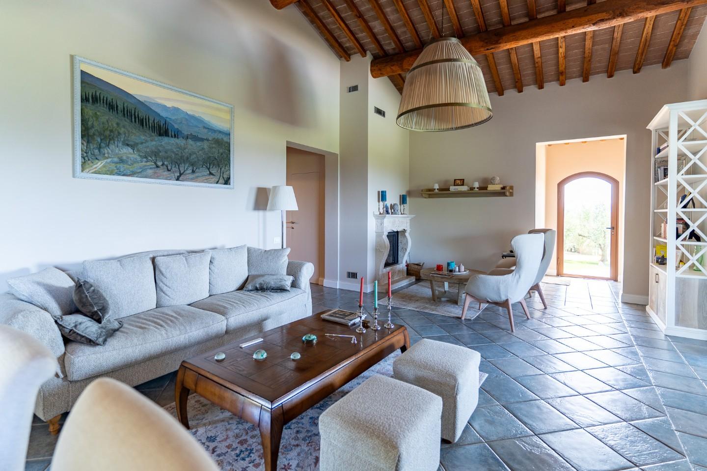 Immagine 31 di Villa in vendita  a Riparbella