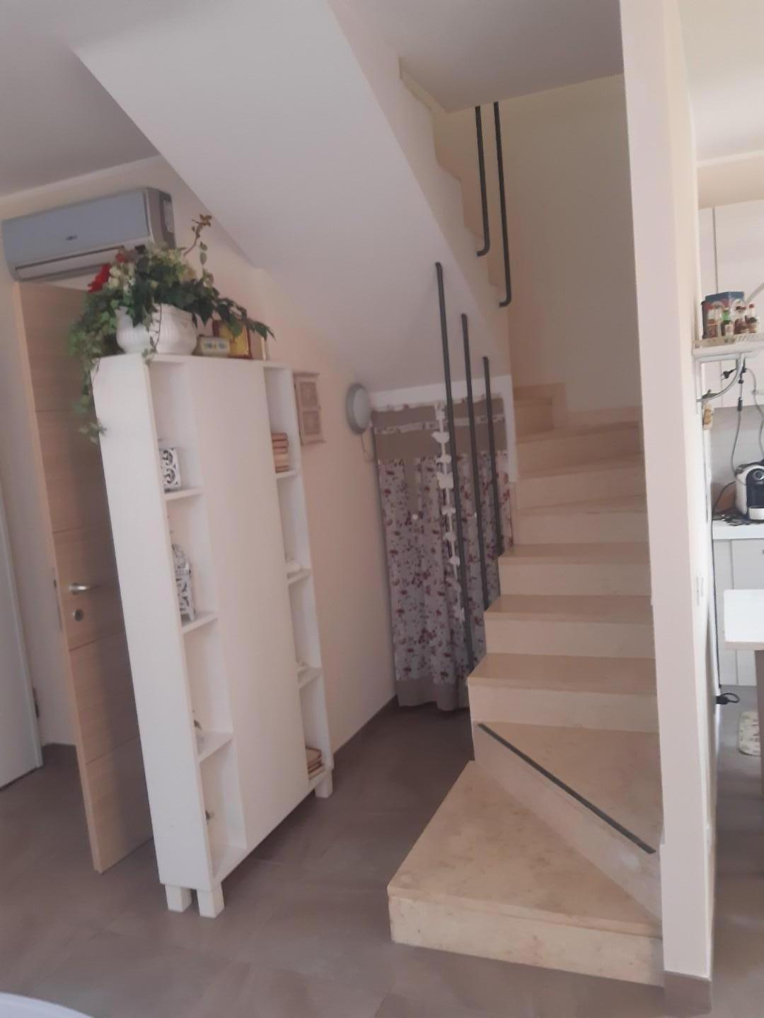 Immagine 11 di Villetta a schiera in vendita  a Montignoso