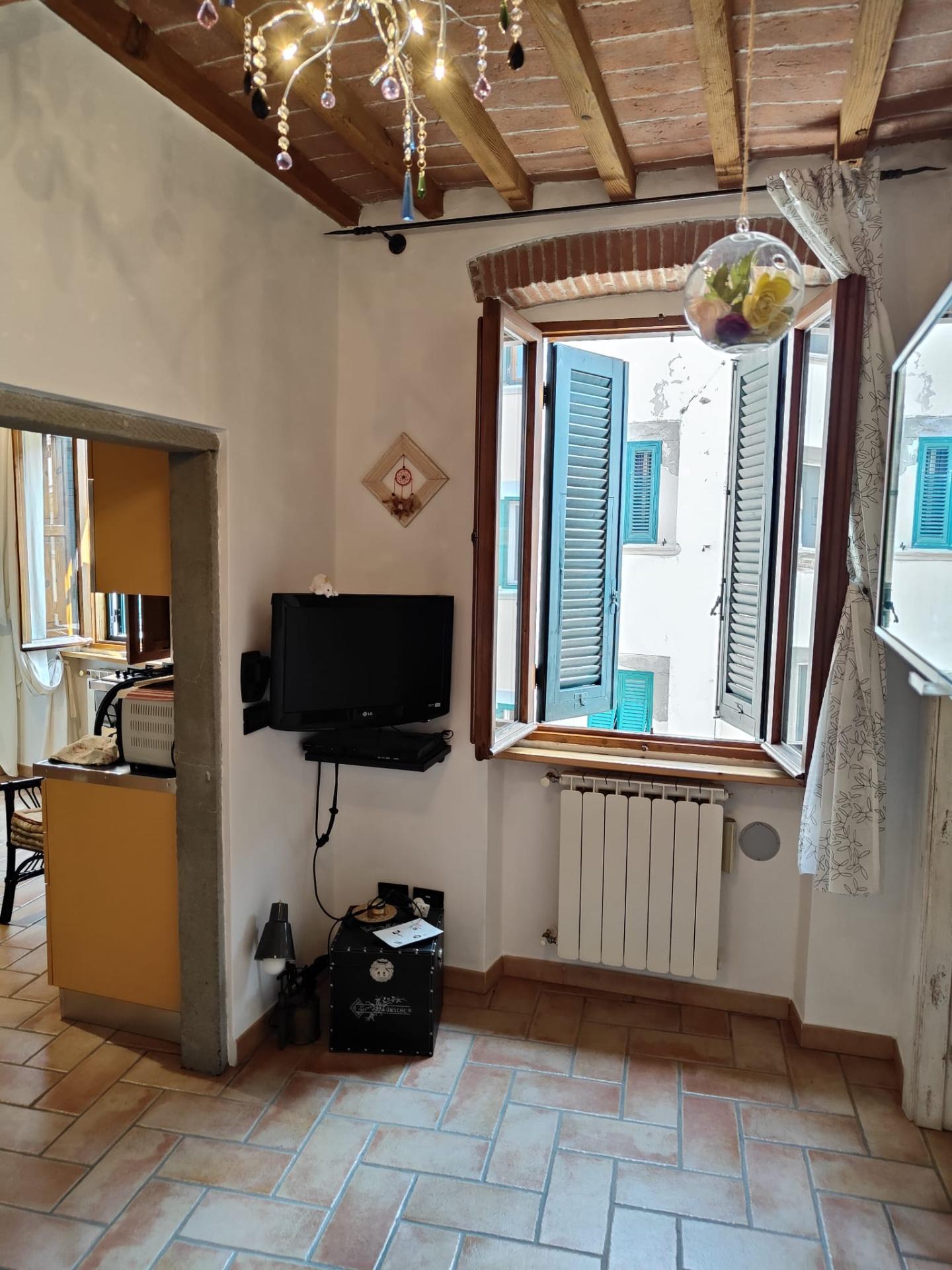 Immagine 13 di Appartamento in vendita  a Livorno