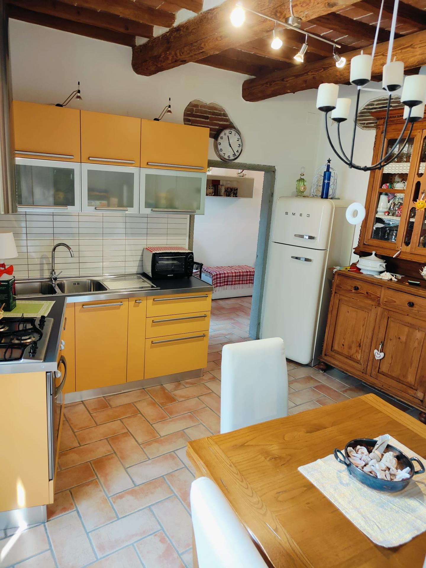 Immagine 2 di Appartamento in vendita  a Livorno